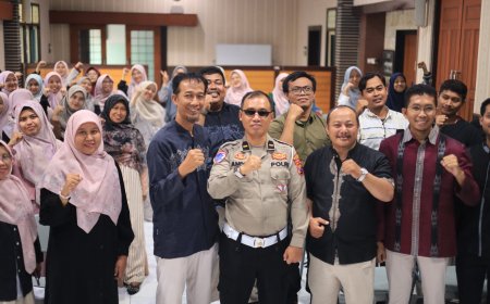 Polantas Menyapa : Polres Gresik Gandeng Guru Tanamkan Budaya Tertib Lalu Lintas Sejak Dini