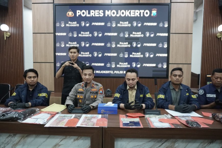 Polres Mojokerto Ungkap Kasus Penipuan Modus Uang Gaib, Dua Tersangka Diamankan di  Malang