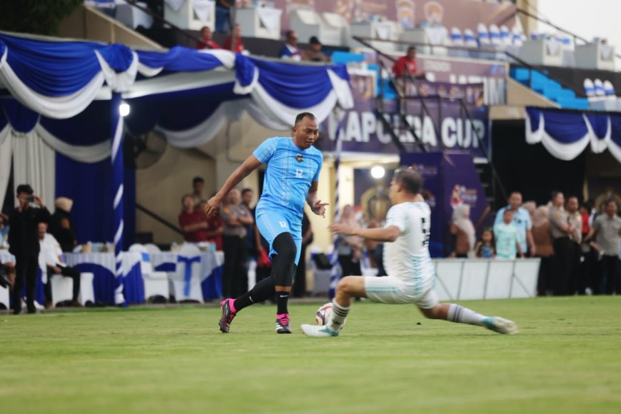 inal Kapolda Cup 4 Berlangsung Meriah, Tim Gabsat Polda Jatim Angkat Trofi Juara