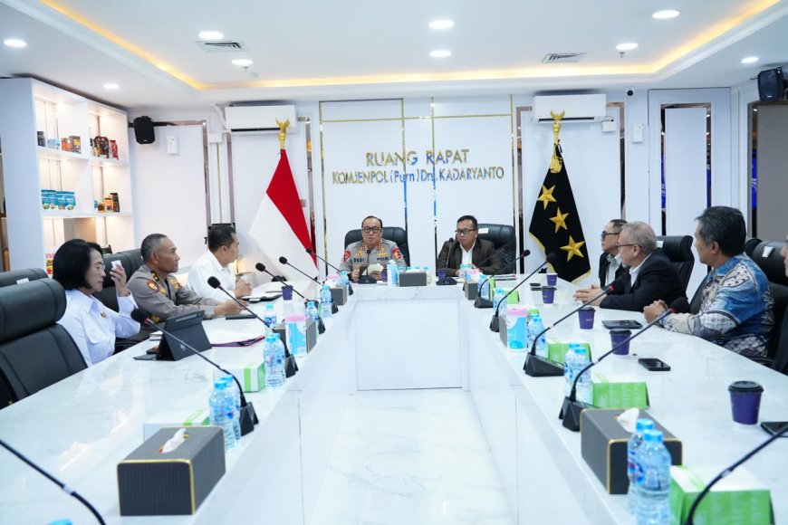 Wakapolri Raih Penghargaan The Visionary Leader of National Security, Akademisi Apresiasi Reformasi dan Transformasi Polri