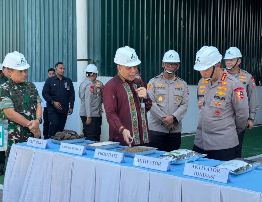 80 Ton Pupuk Batu Bara Disalurkan ke Petani Riau, Kapolri: Wujud Polri Hadir untuk Masyarakat